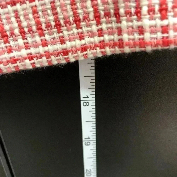 LOFT The Riveria Short,Plaid Tweed,slash front pockets,belt loop, zip fly - Picture 4 of 6